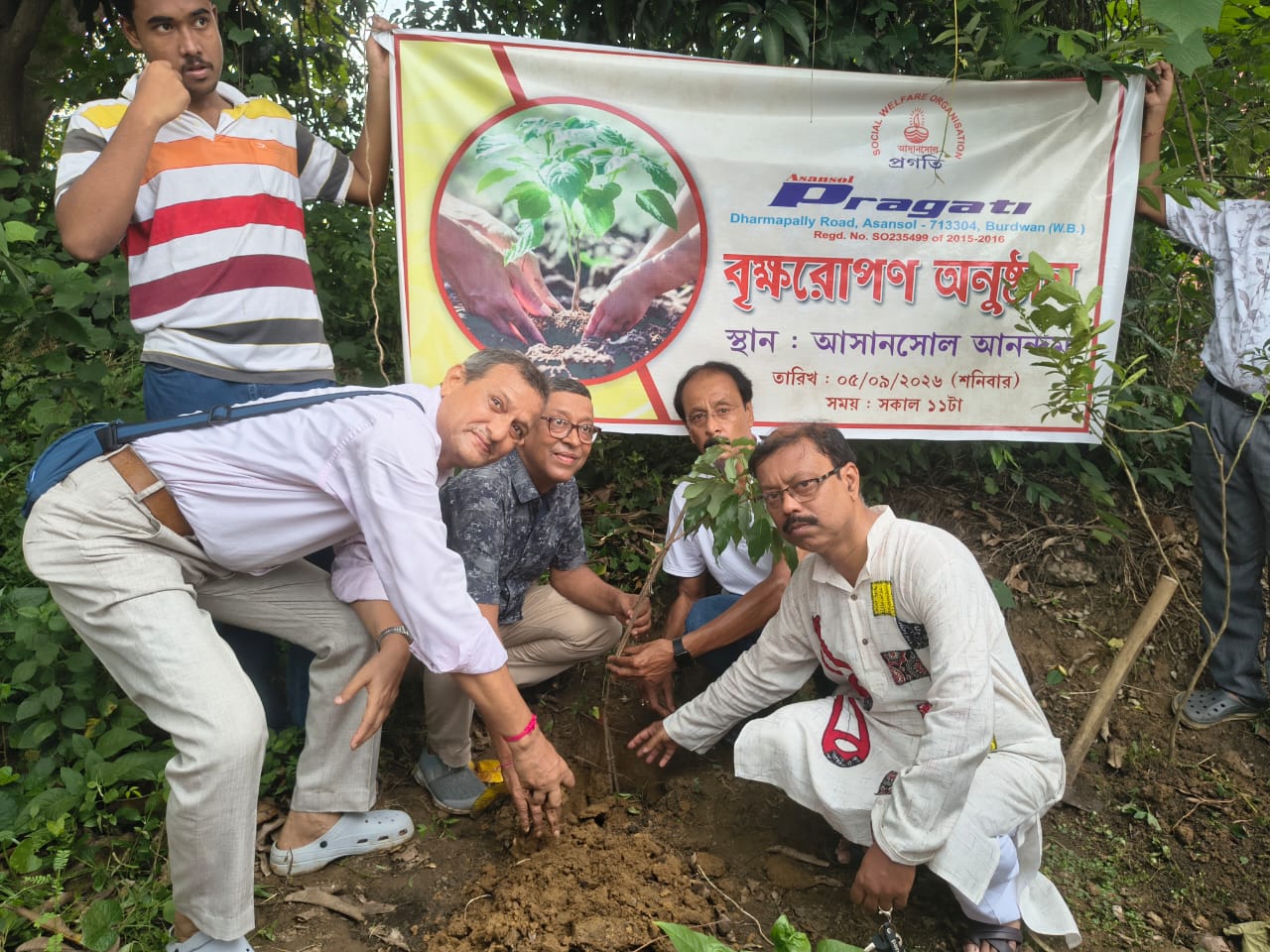 Volunteers at a charity drive