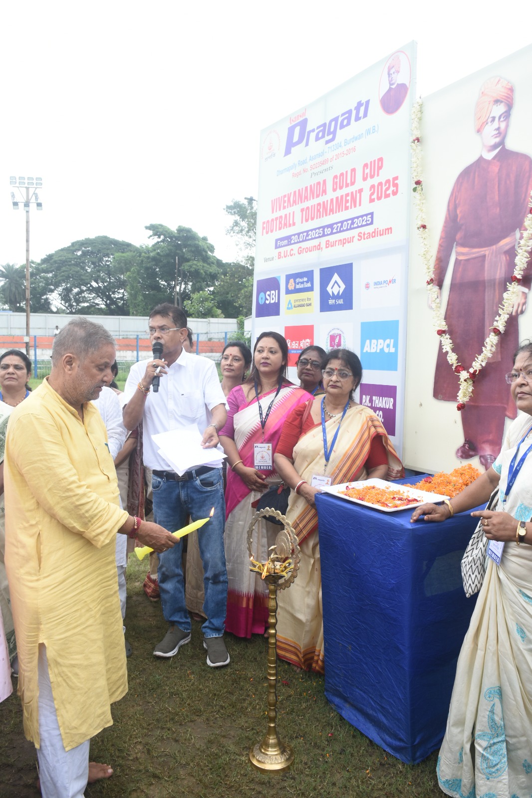 Volunteers at a charity drive